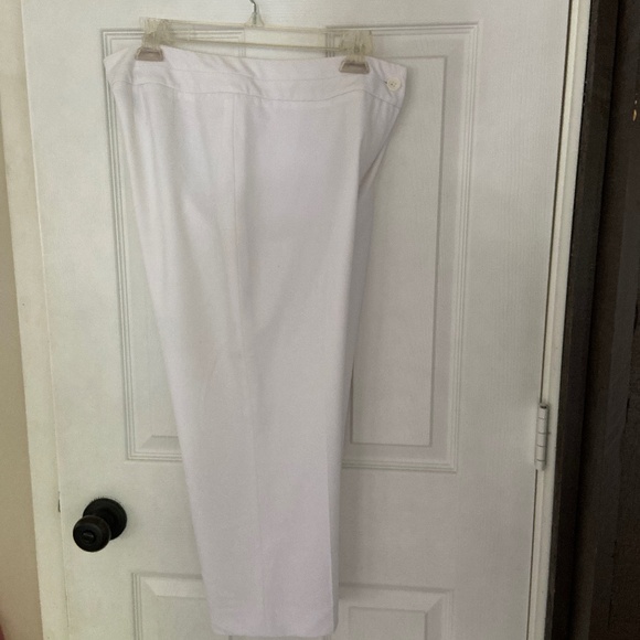 Woman’s Talbots 12 Petite White lined Summer Crop Capris EXC - Picture 1 of 7